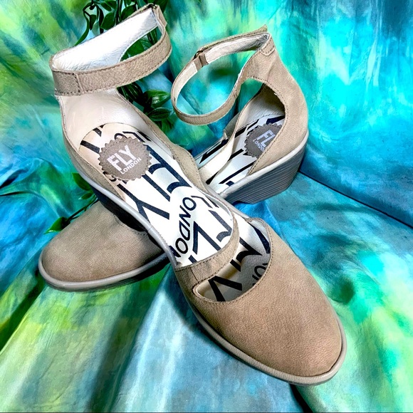 Fly London Wedge - Picture 1 of 9